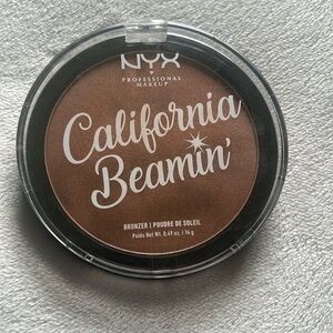 NYX California Beamin’ Bronzer